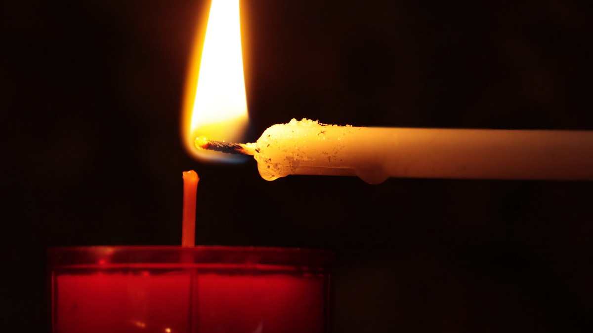 Perceptible Posada meditación Por qué se usan velas de oración en la Iglesia Católica? | Mercy Home